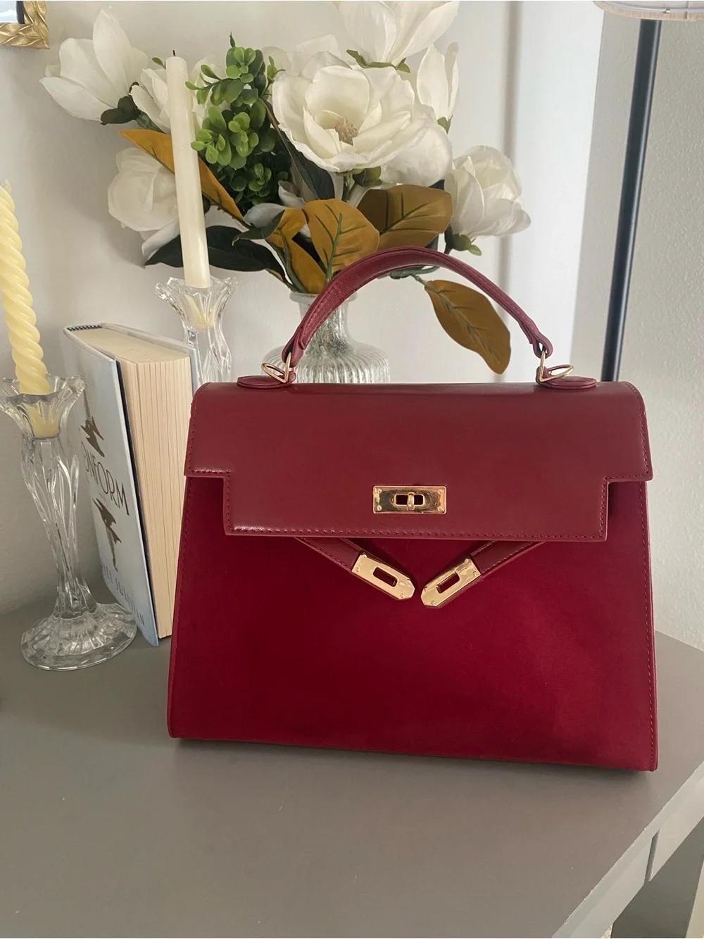 Elegant Burgundy Red Top-Handle Women's Bag w/gold accent/NWOT/NEVER USED
